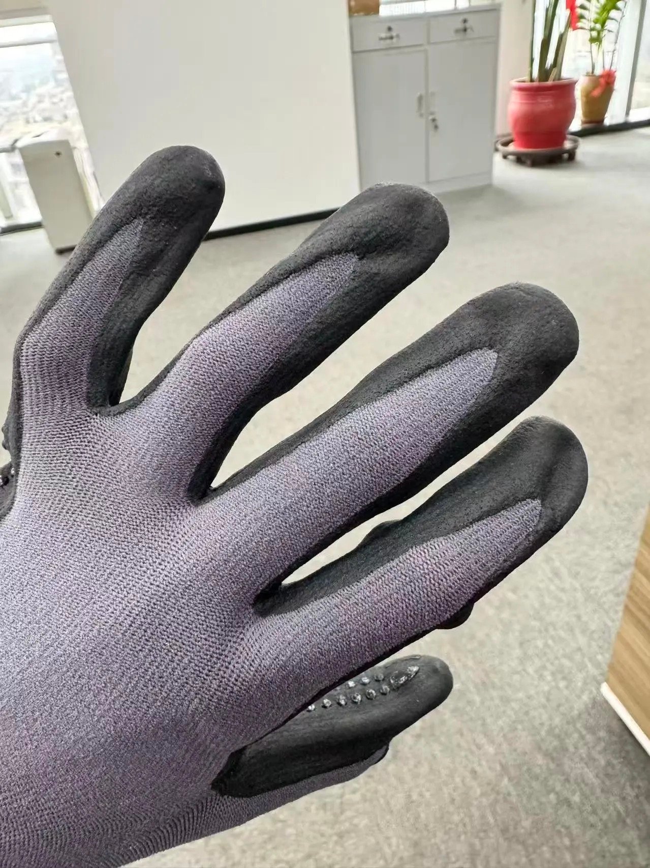Comfortable and breathable nylon spandex gloves